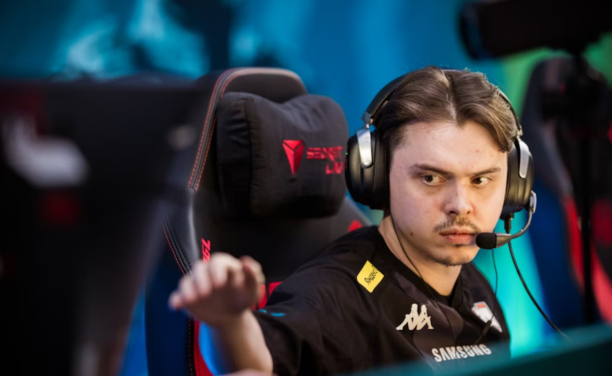 Обложка: HLTV