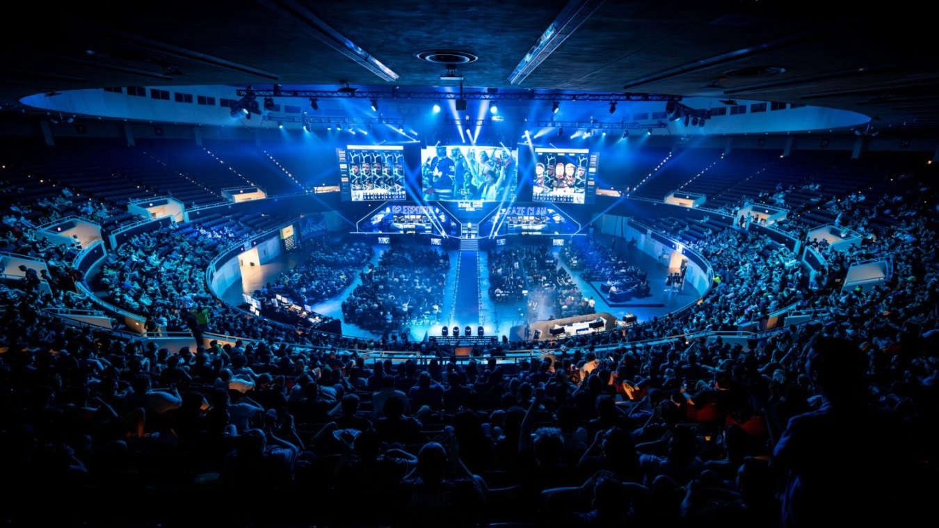 Обложка: ESL Pro