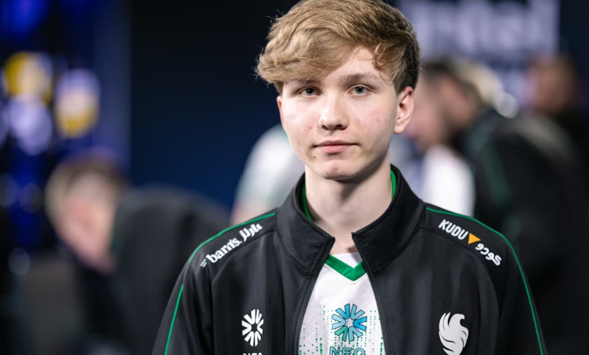 Обложка: HLTV
