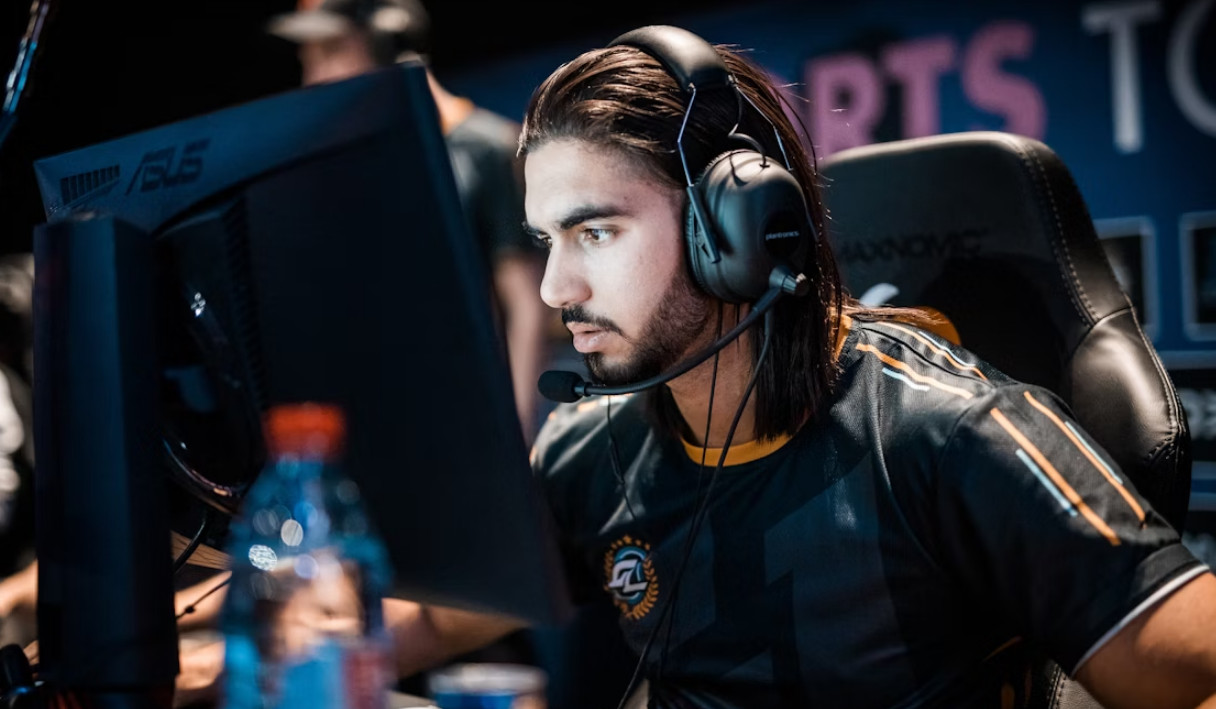 Обложка: HLTV
