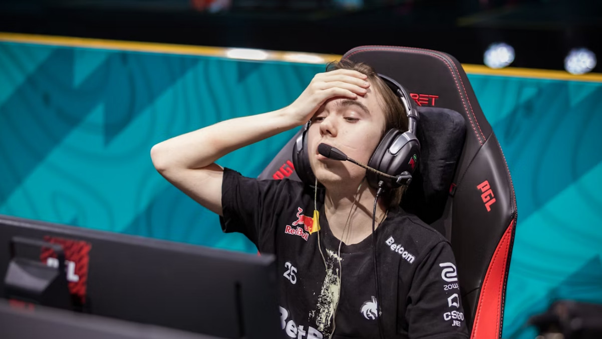 Обложка: HLTV