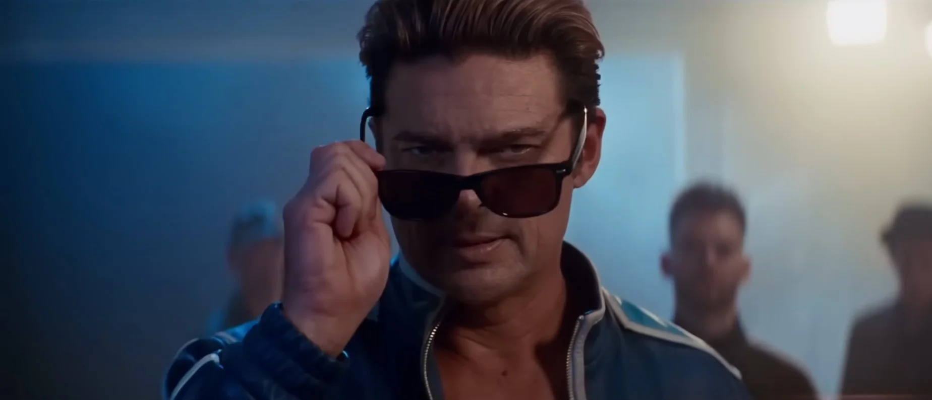 Карл Урбан играет пафосную звезду Uncaged Fury Джонни Кейджа в тизере «Мортал Комбат 2» - изображение 1