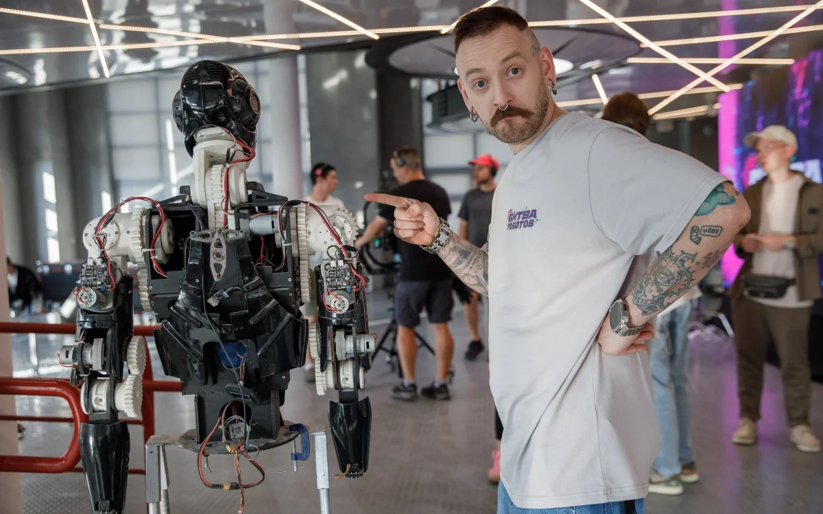 5-минутый отрывок фильма «Нейробатя» показали до премьеры в кино эксклюзивно в VK Видео