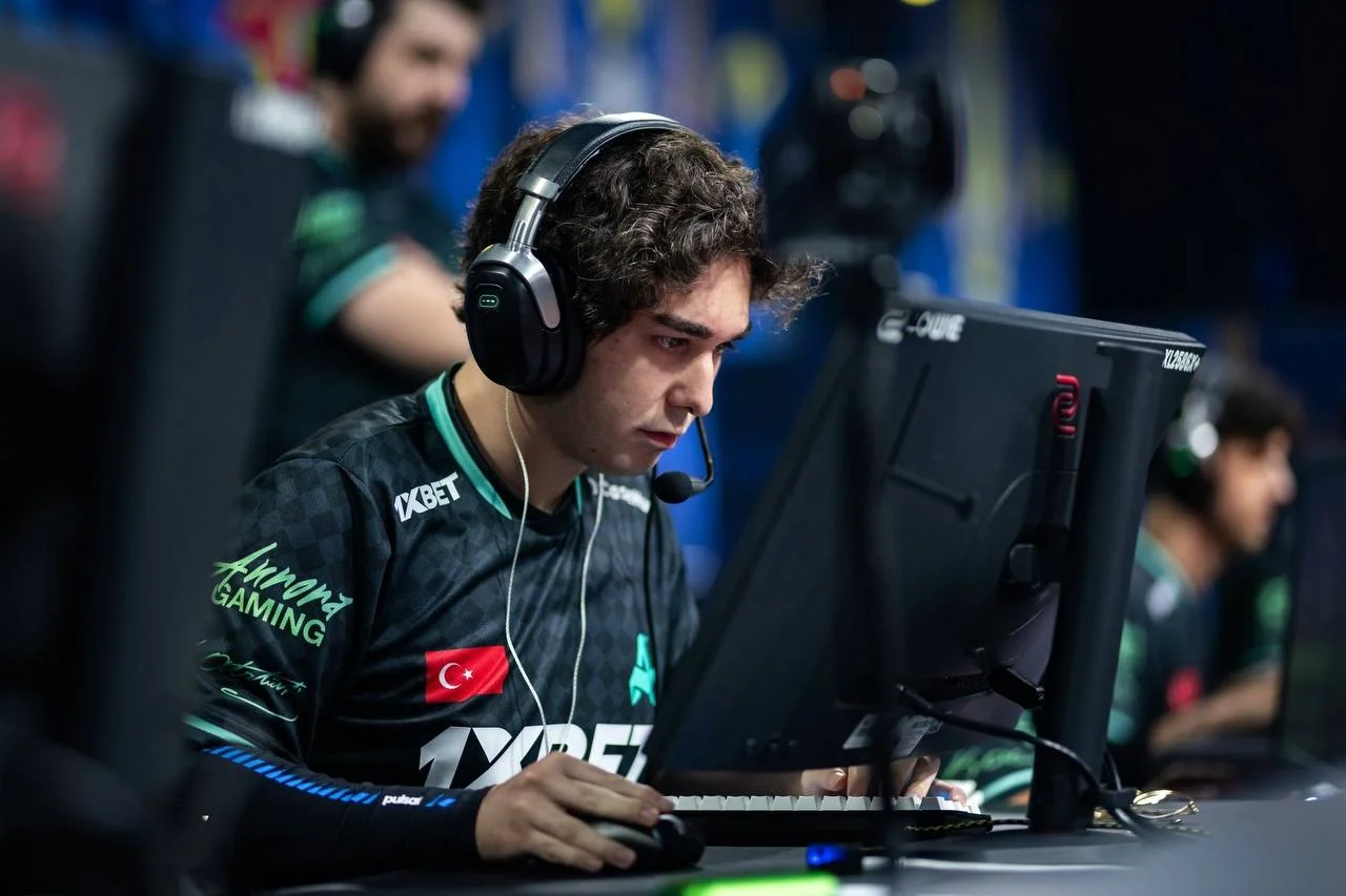 Турецкий снайпер xfl0ud зажигает на IEM Cologne 2025 в составе Aurora