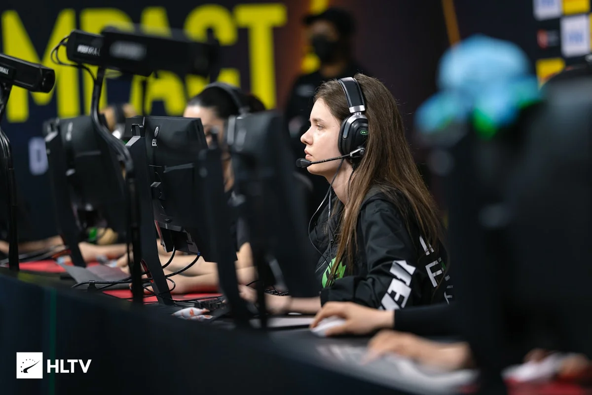 Eternal Fire разгромила женскую NIP Impact на EPL Season 2 по Counter-Strike 2