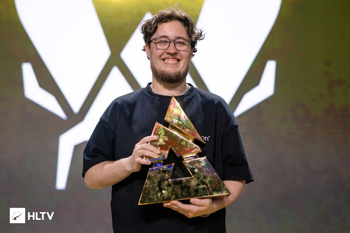 ZywOo получил награду «Прорыв десятилетия» на Esports Awards 2025 по Counter-Strike 2