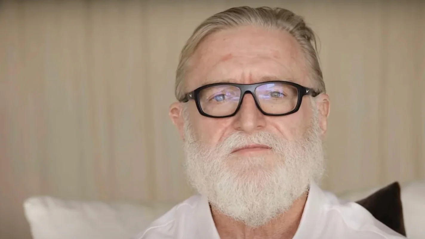 Гейб Ньюэлл поприветствовал зрителей TI14 и рассказал о своей игре в Dota 2