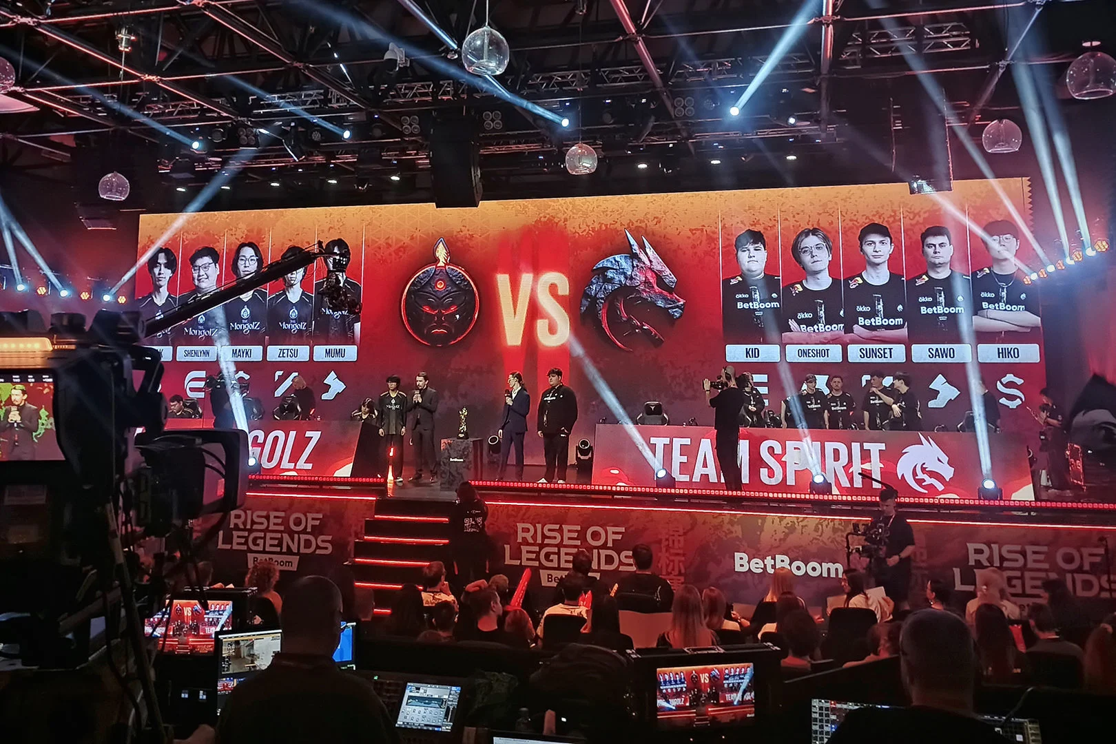 Московский LAN-финал BetBoom Rise of Legends: как это было