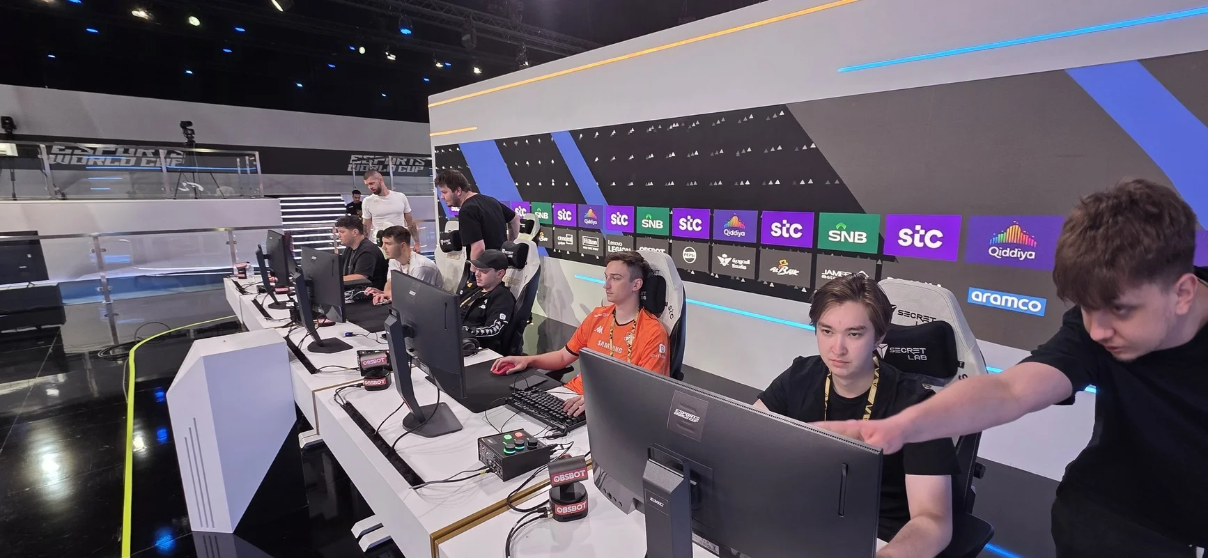 Virtus.pro победила Zero Tenacity в четвертьфинале FISSURE Playground 2 по Dota 2