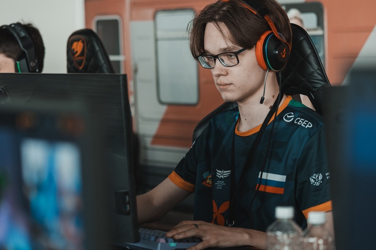 Maelstorm раскритиковал форму сменщика Larl в составе Team Spirit по Dota 2