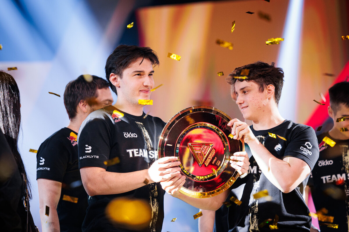 Мидер Spirit по Dota 2 оценил влияние Daxak на свою карьеру и назвал его сложным человеком