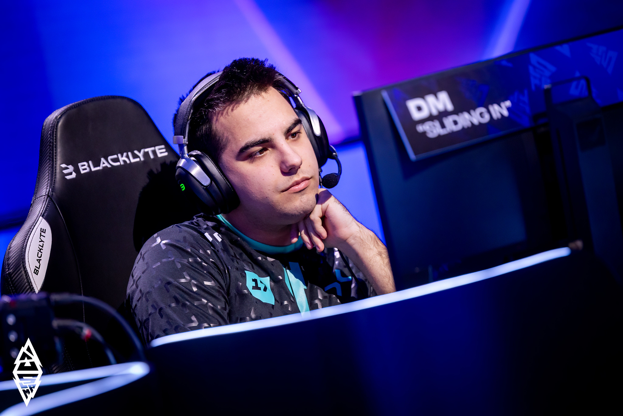 Игрок PARIVISON по Dota 2 готовится покинуть ростер команды