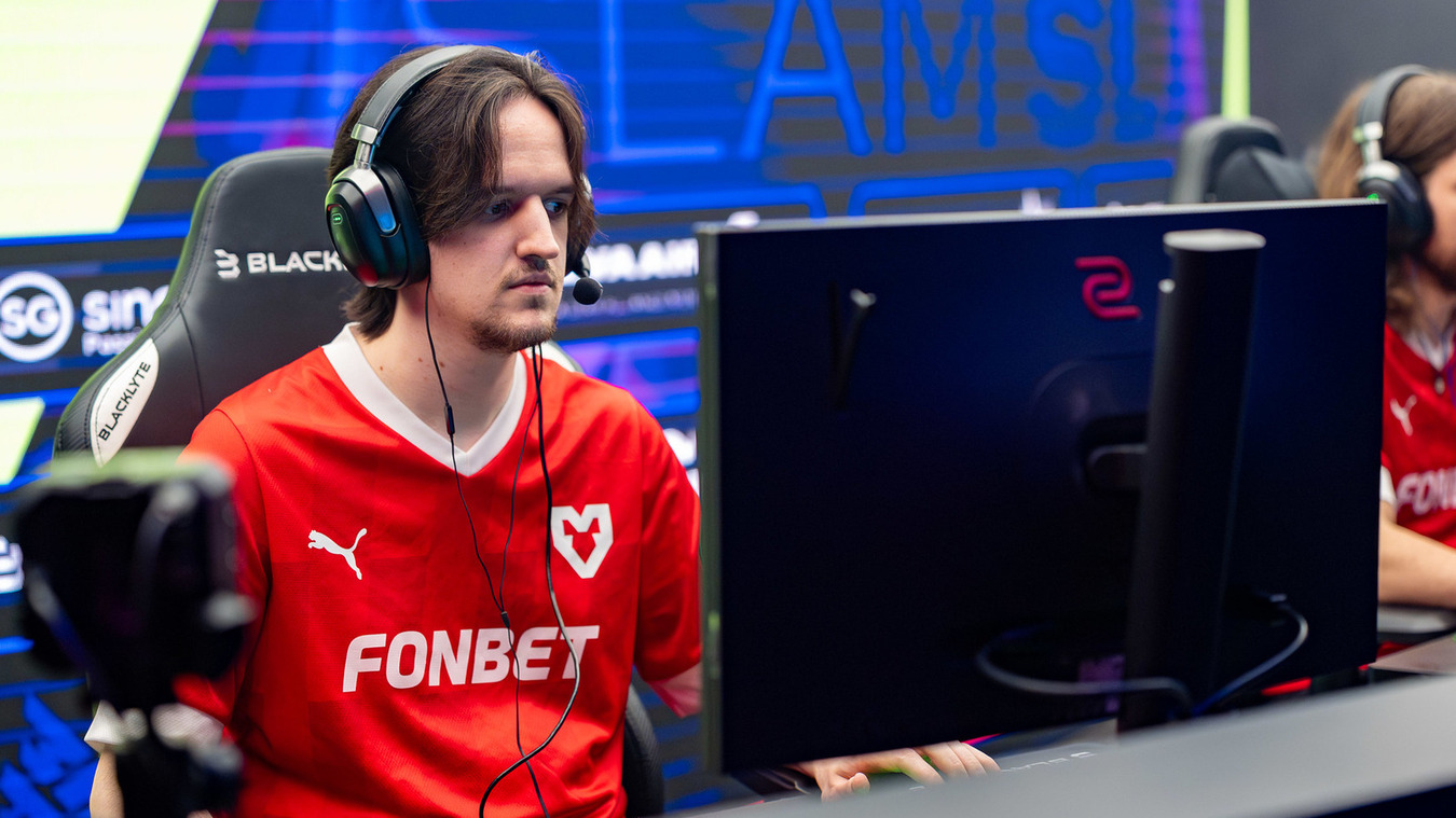 Керри MOUZ по Dota 2 сравнил игру за PARIVISION и Tundra Esports