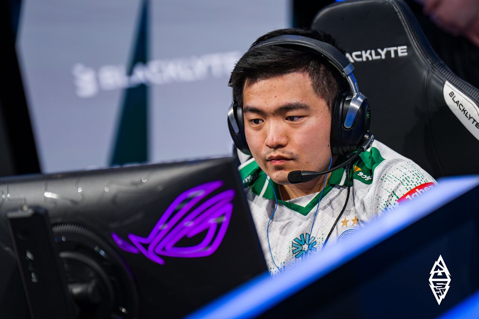 Саппорт Team Falcons по Dota 2 пожаловался на проклятие ATF и токсичную мету