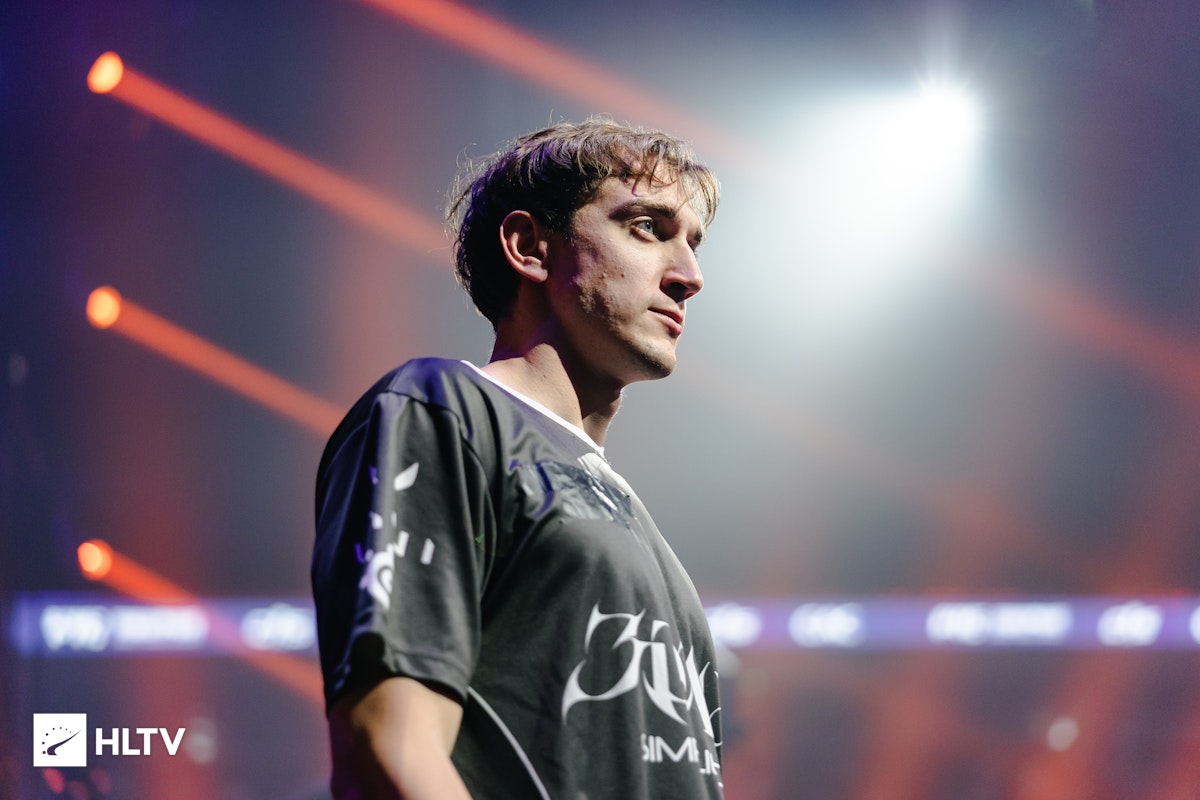 Стример CS2 назвал карьеру FL4MUS проклятием Virtus pro и оценил камбэк jL