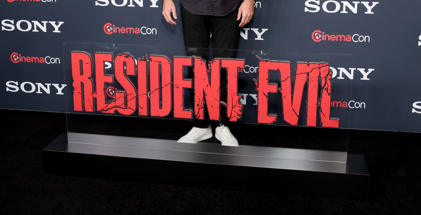 Первые кадры фильма Resident Evil режиссёра «Орудий» обещают «море» зомби и отсылки к играм