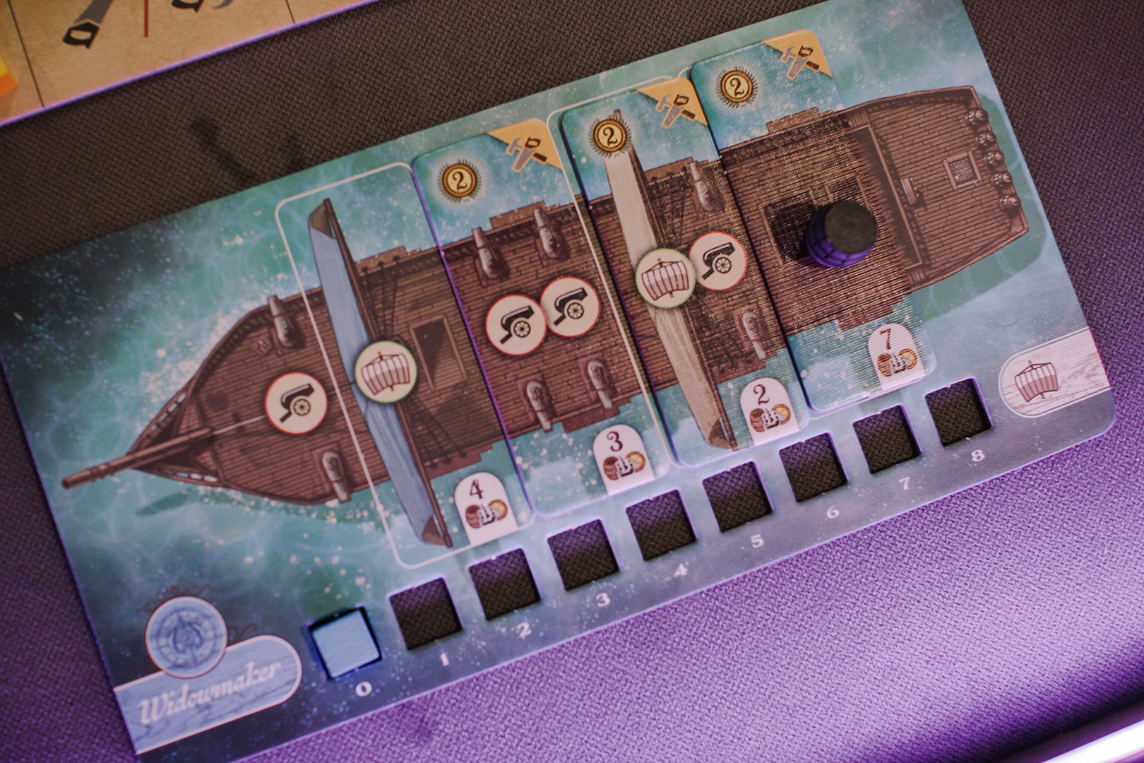 Прокачанный планшет корабля.
Источник: BoardGameGeek