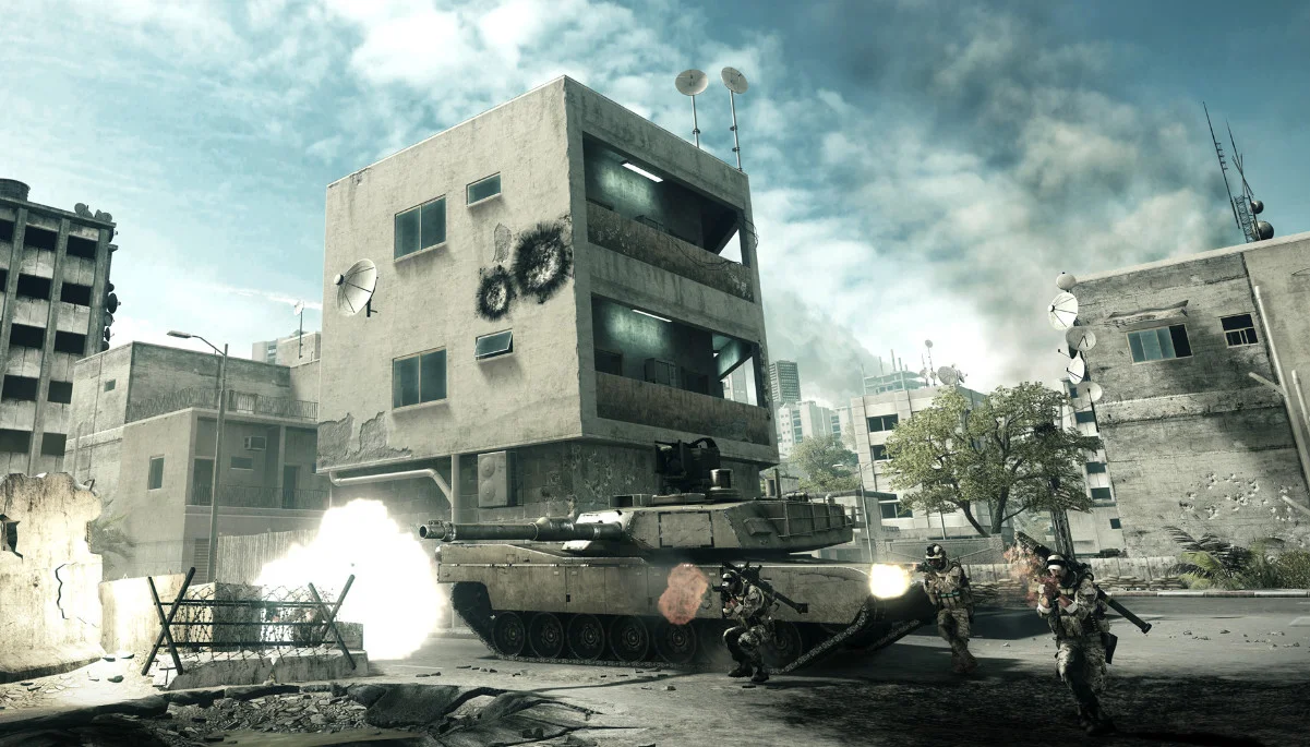 Battlefield 3 имела более масштабное и свободное управление самолетом в сюжетной кампании.