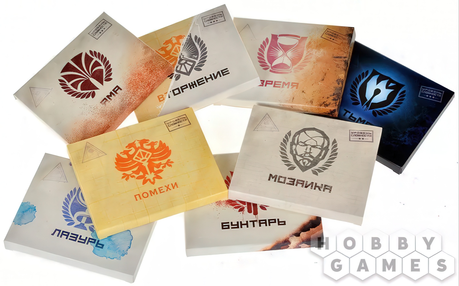 Так выглядят сценарии. В каждой коробочке содержится не только текст, но и дополнительные игровые элементы, меняющие геймплей.

Источник: Hobby World