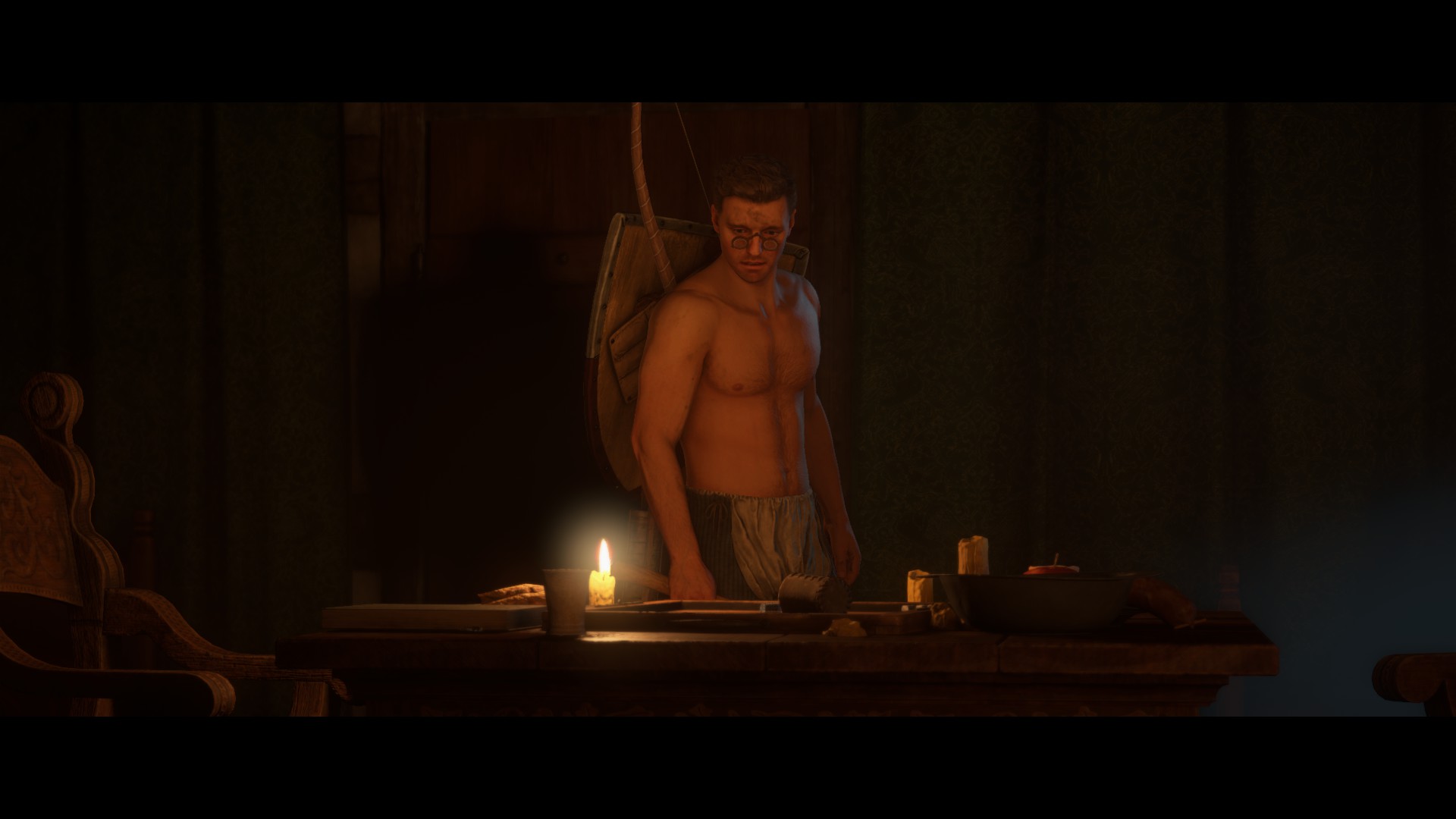 Лучший способ достичь цели скрытно от чужих глаз и ушей — избавиться от большей части одежды.