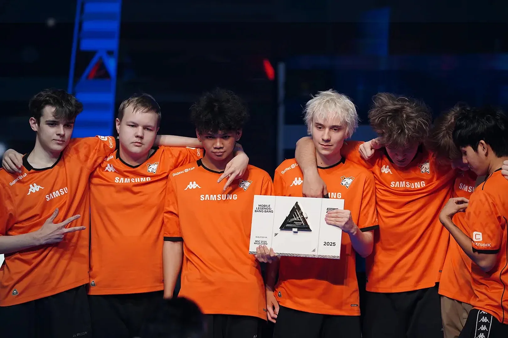 Две команды из нашего региона на мировой арене: как Virtus.pro и Team Spirit покоряли Esports World Cup 2025 в Mobile Legends