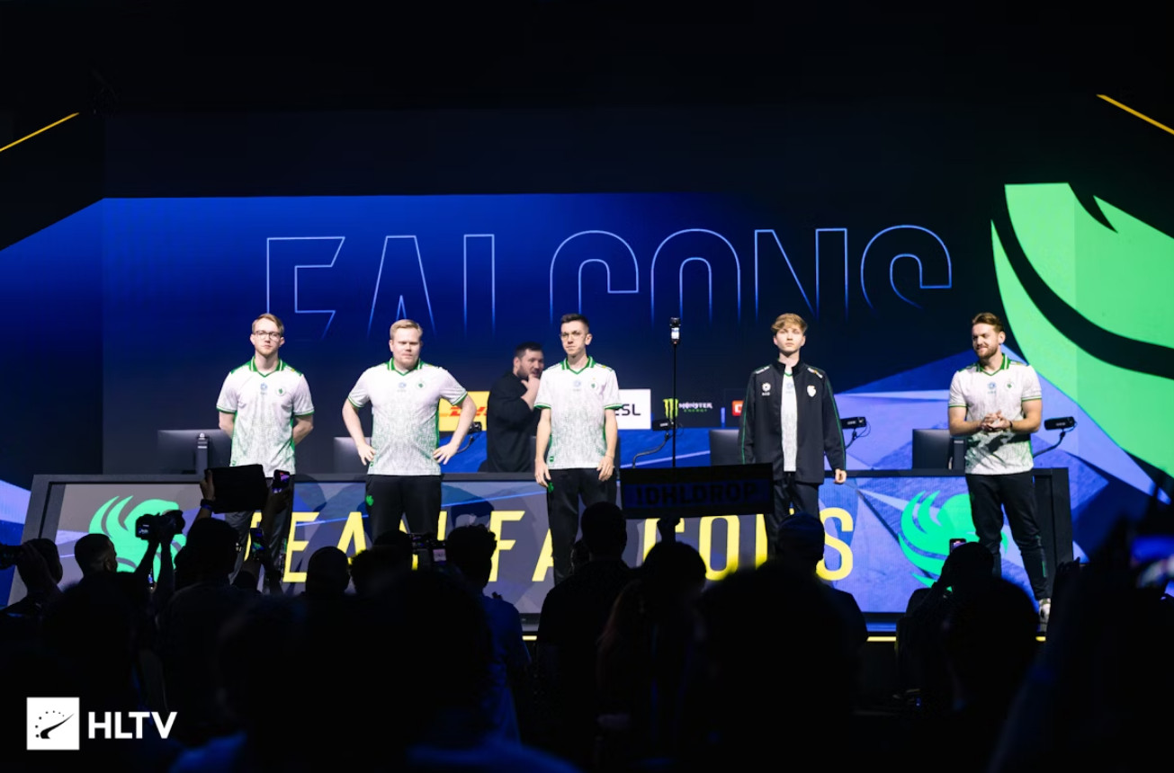 Команда Falcons. Источник: [HLTV](https://www.hltv.org/gallery/view/233785)