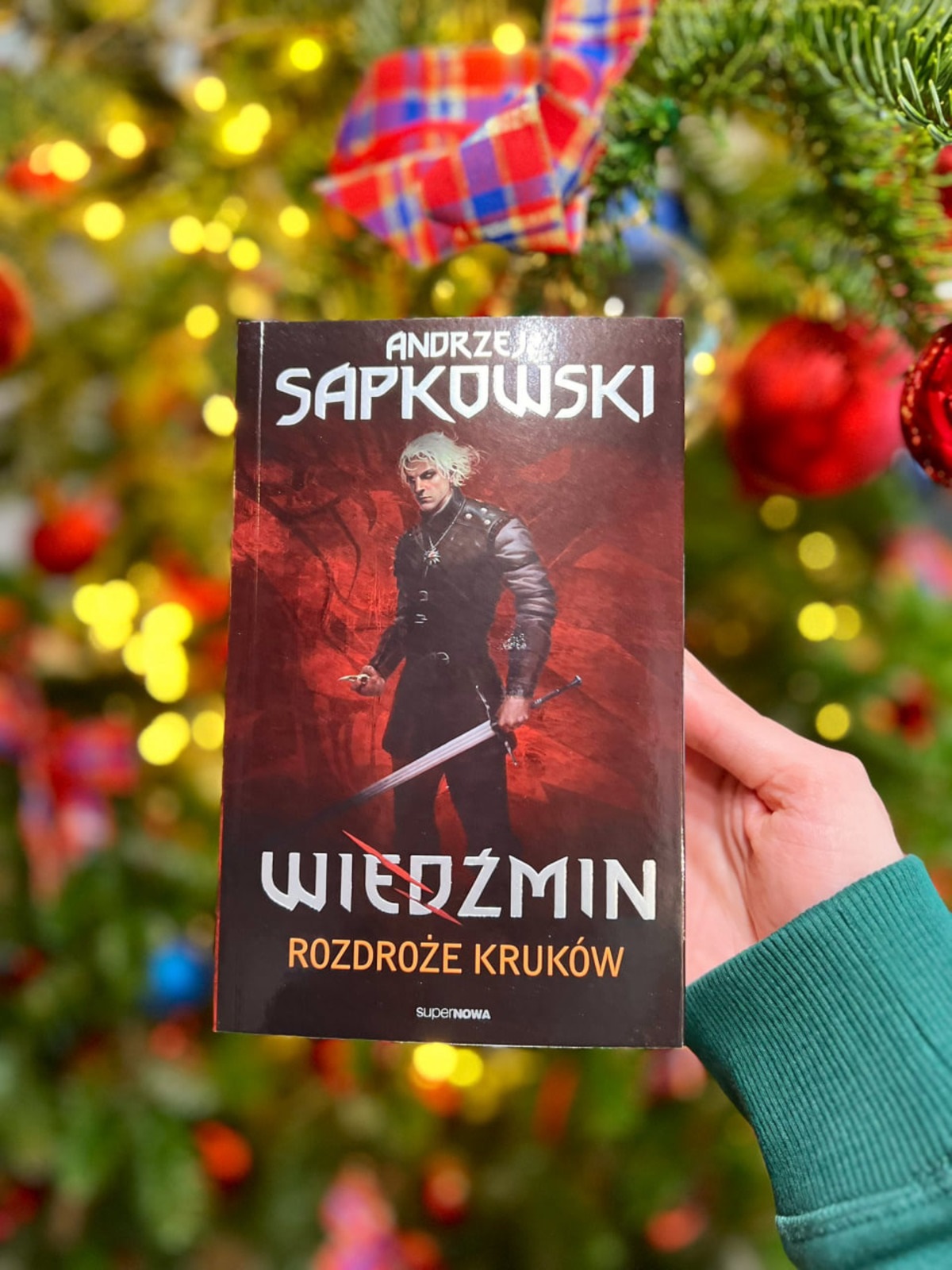 Новая книга о Ведьмаке: приквел «Перекрёсток воронов» уже в продаже