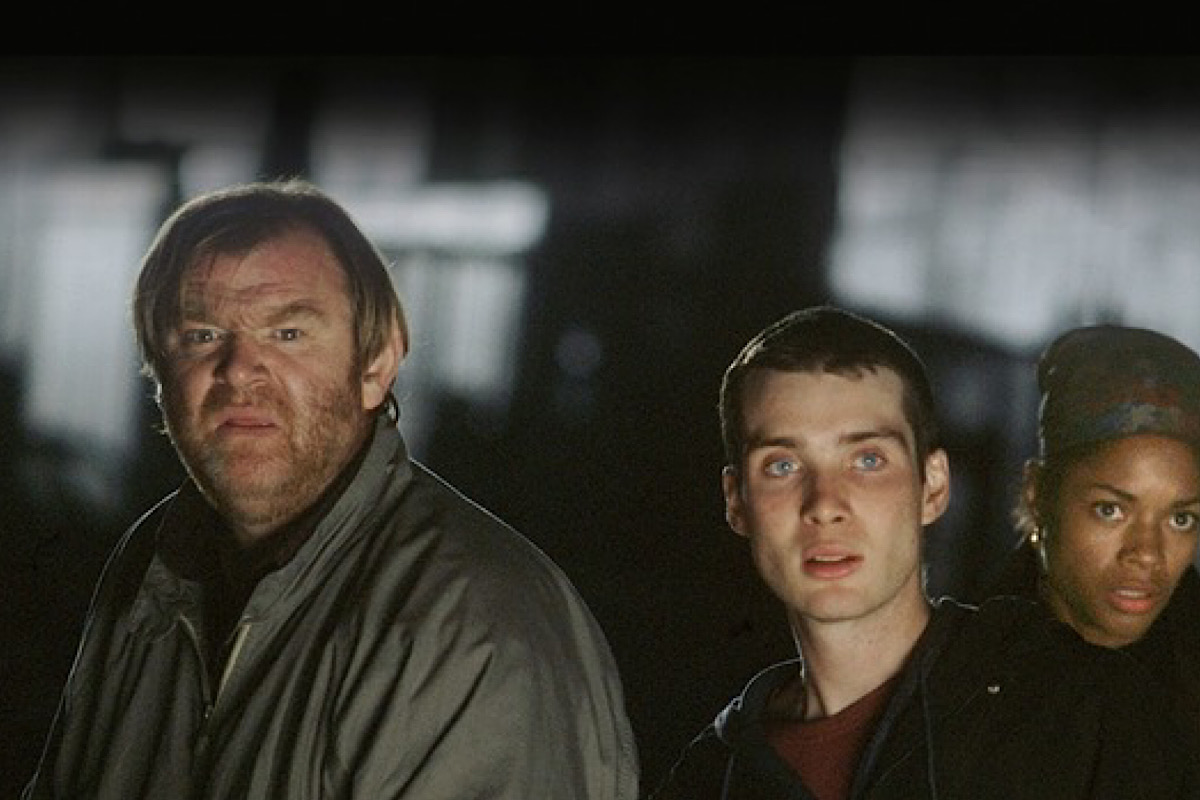 Рэйф Файнс раскрыл новые детали сюжета фильма «28 лет спустя» - изображение 1 Рэйф Файнс раскрыл новые детали сюжета фильма «28 лет спустя» - фото 1