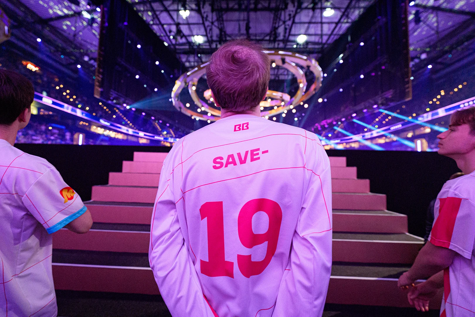 Виталий Save- Мельник: путь молдавского капитана к вершинам Dota 2