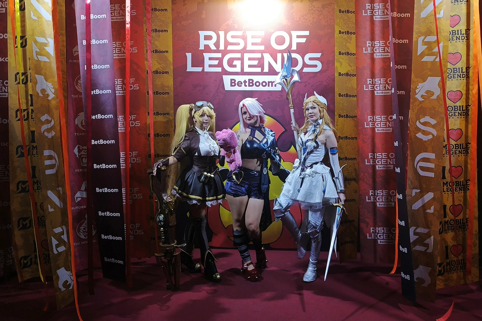 Московский LAN-финал BetBoom Rise of Legends: как это было