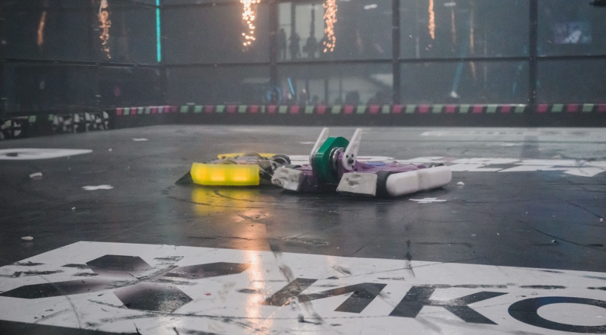 Белгородская команда подготовила к чемпионату «Битва роботов» машину под названием «Ежуля» - фото 1