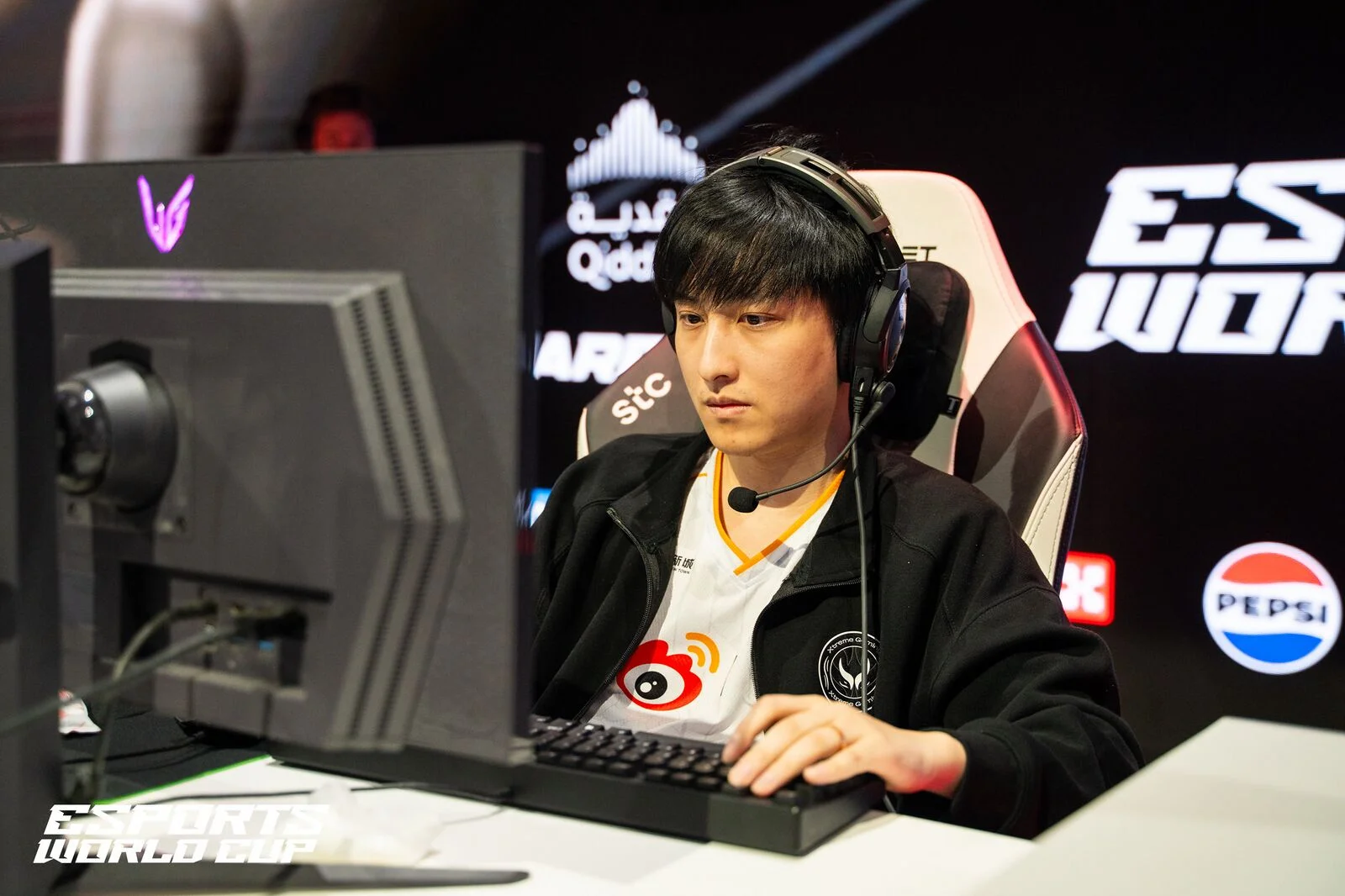 Керри Team Falcons раскритиковал игру Ame после гранд-финала The International 2025