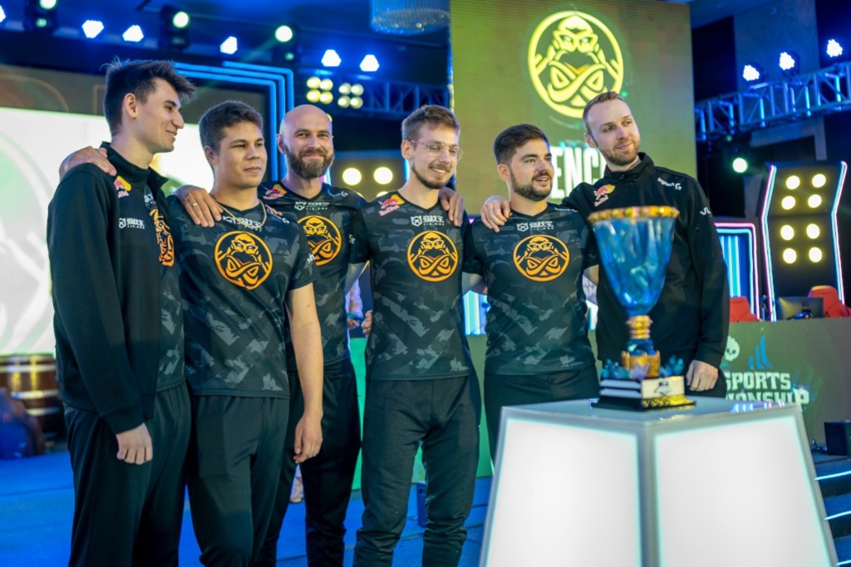 Российская HOTU уверенно проходит групповой этап ESL Pro League Season 22