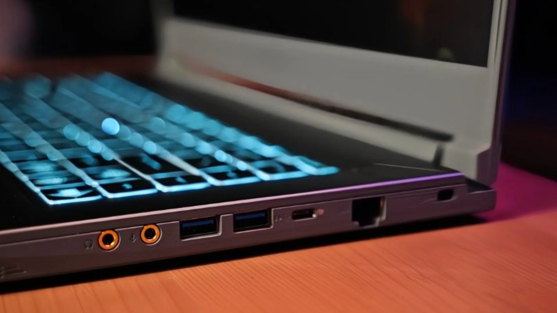 MSI Thin A15 B7VX — игровой ноутбук с доступной ценой - изображение 3 MSI Thin A15 B7VX — игровой ноутбук с доступной ценой - фото 3