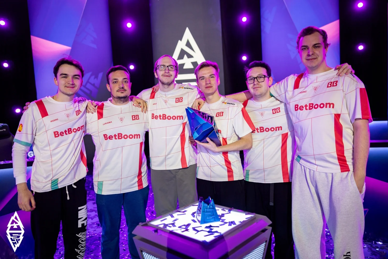 Новая глава для BetBoom Team: состав прощается с тренером Анатолием «Boolk» Ивановым