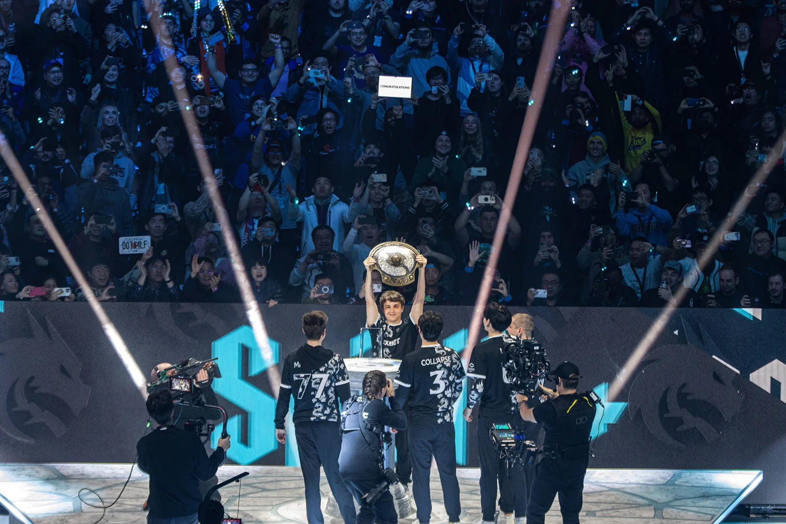 Наши слоны Team Spirit — двукратные чемпионы The International.
Источник: sport-pulse.kz