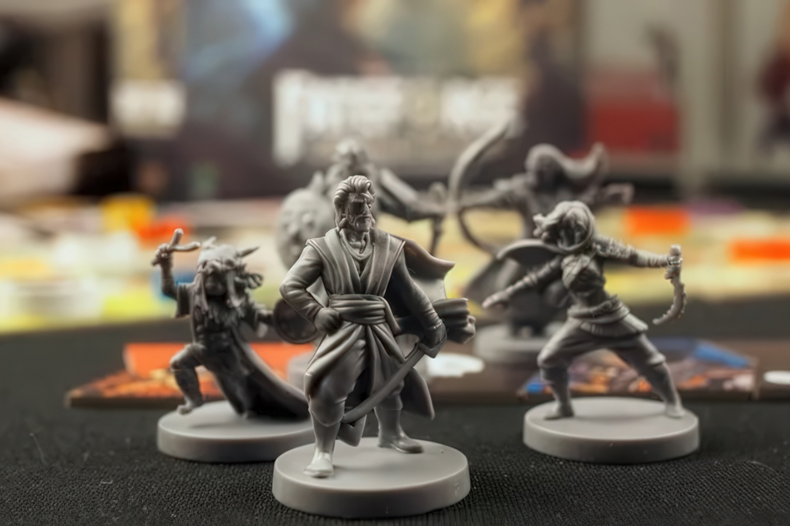 Миниатюры героев.
Источник: BoardGameGeek