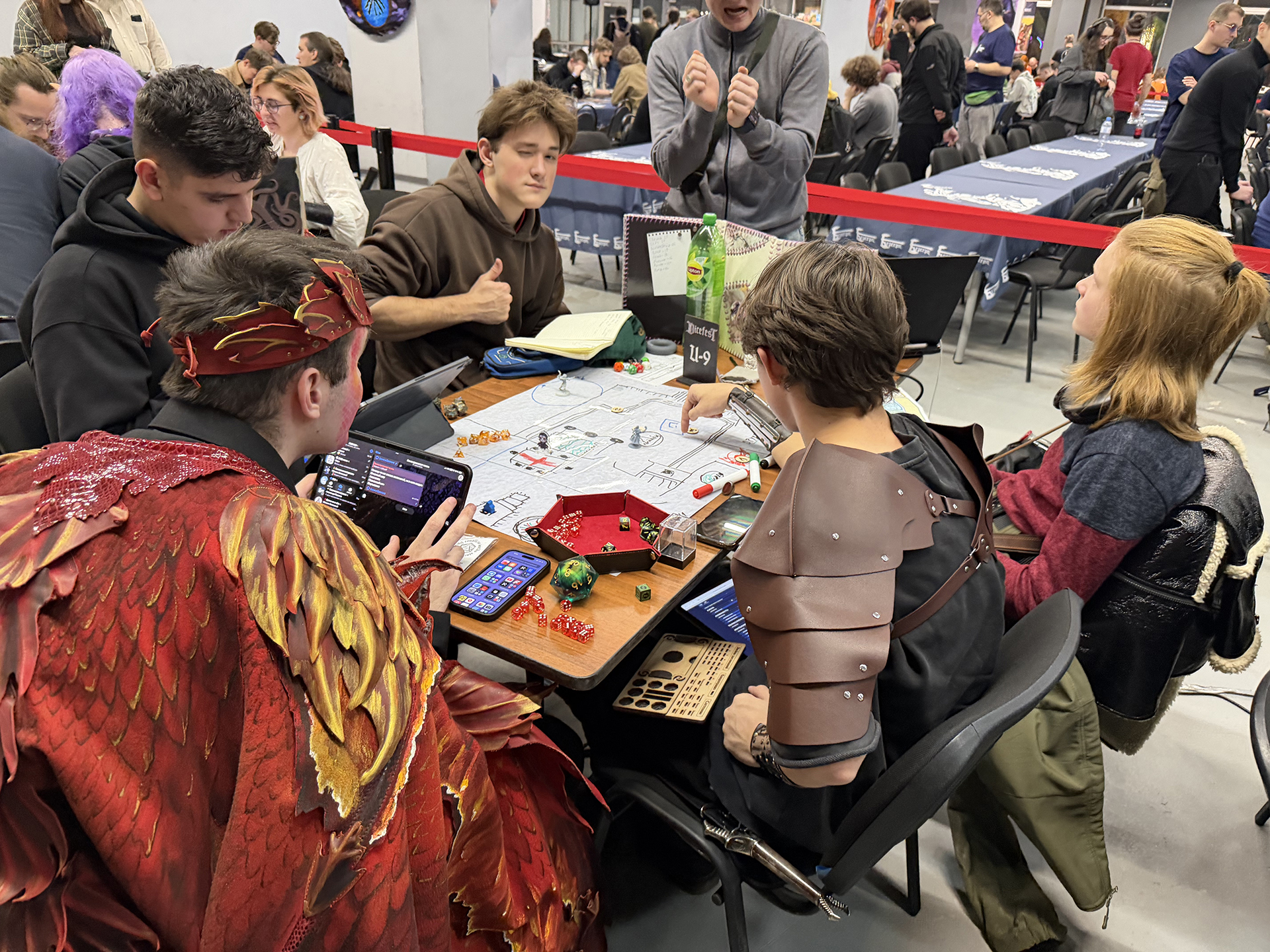 Настолки, турниры и косплей — как прошёл Берсерк Кон 2025 - фото 7