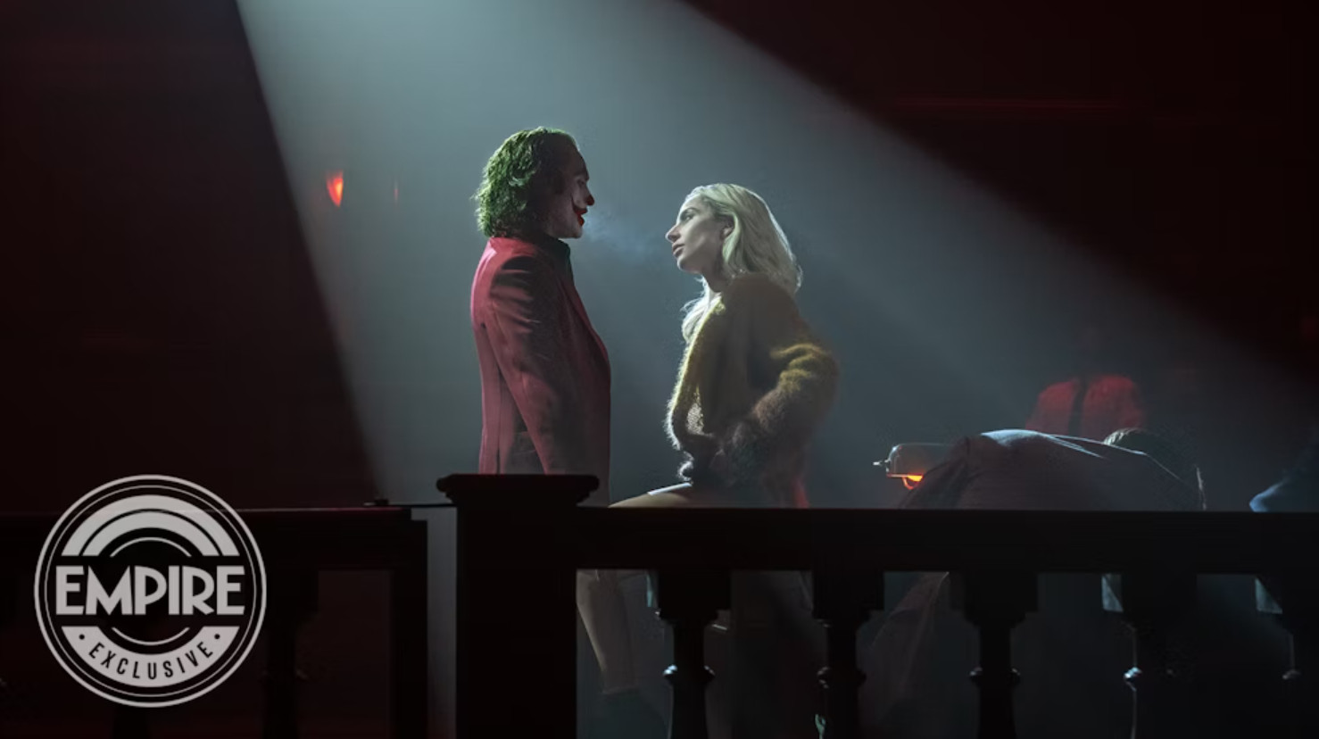 Фильм «Джокер: Безумие на двоих» получил новые кадры и подробности о Джокере - изображение 2 Фильм «Джокер: Безумие на двоих» получил новые кадры и подробности о Джокере - фото 2