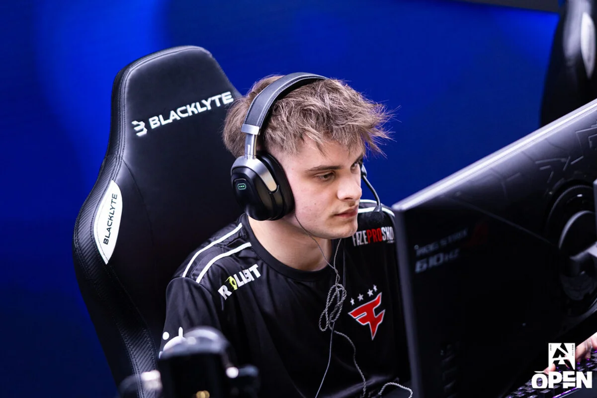 Новая звезда FaZe Clan под огнём критики: аналитик требует увольнения игрока