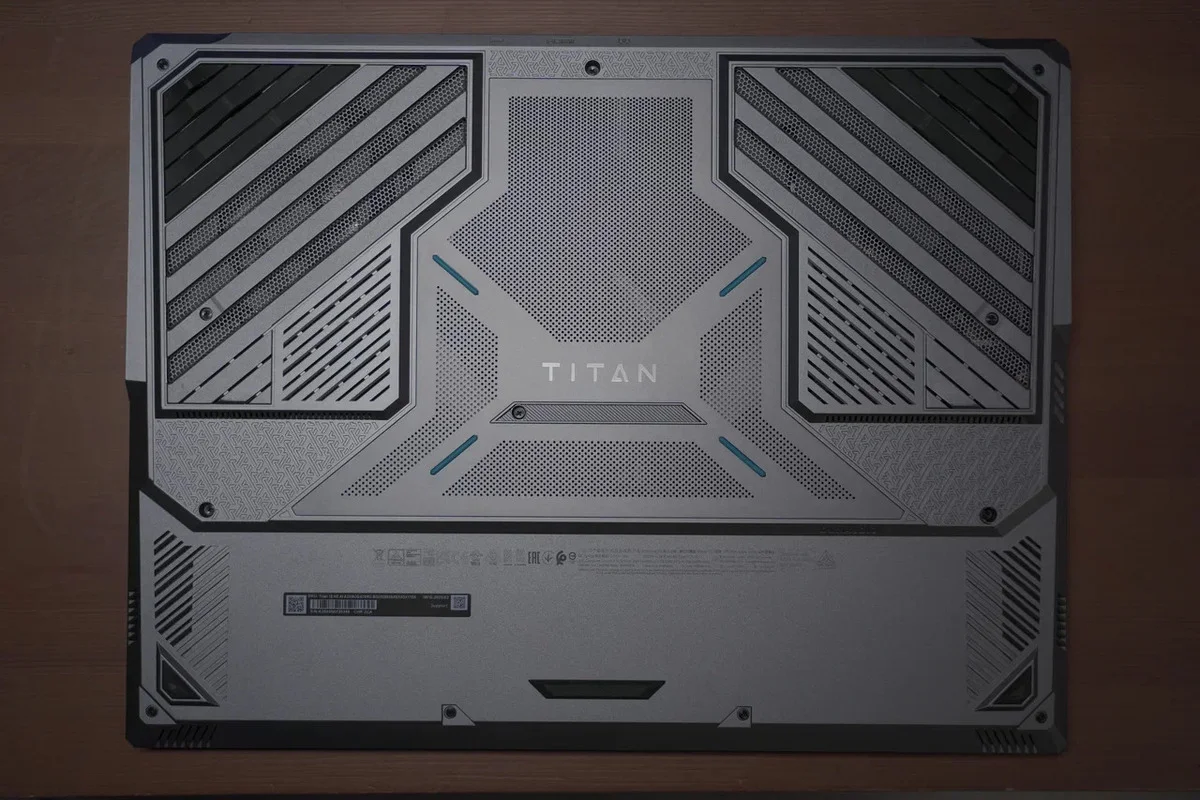 MSI Titan 18 HX AI A2XWX: Ноутбук с титанической работоспособностью - изображение 6 MSI Titan 18 HX AI A2XWX: Ноутбук с титанической работоспособностью - фото 6