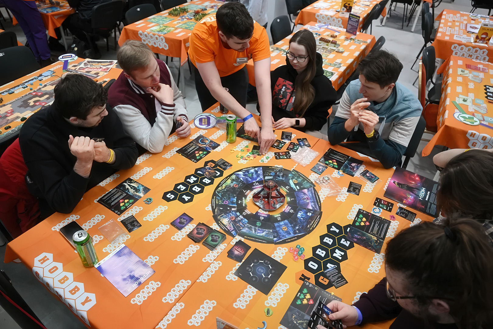 The mentors at the tables are the heroes of the festival, as always. Thank you!  Source: Notamiru