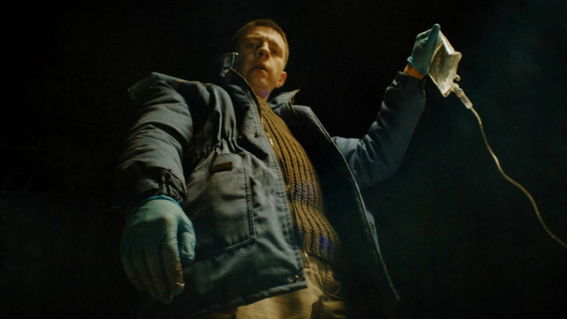 От ростовских подворотен до московских бизнес-центров: лучшие российские сериалы 2022 года - изображение 8 От ростовских подворотен до московских бизнес-центров: лучшие российские сериалы 2022 года - фото 8