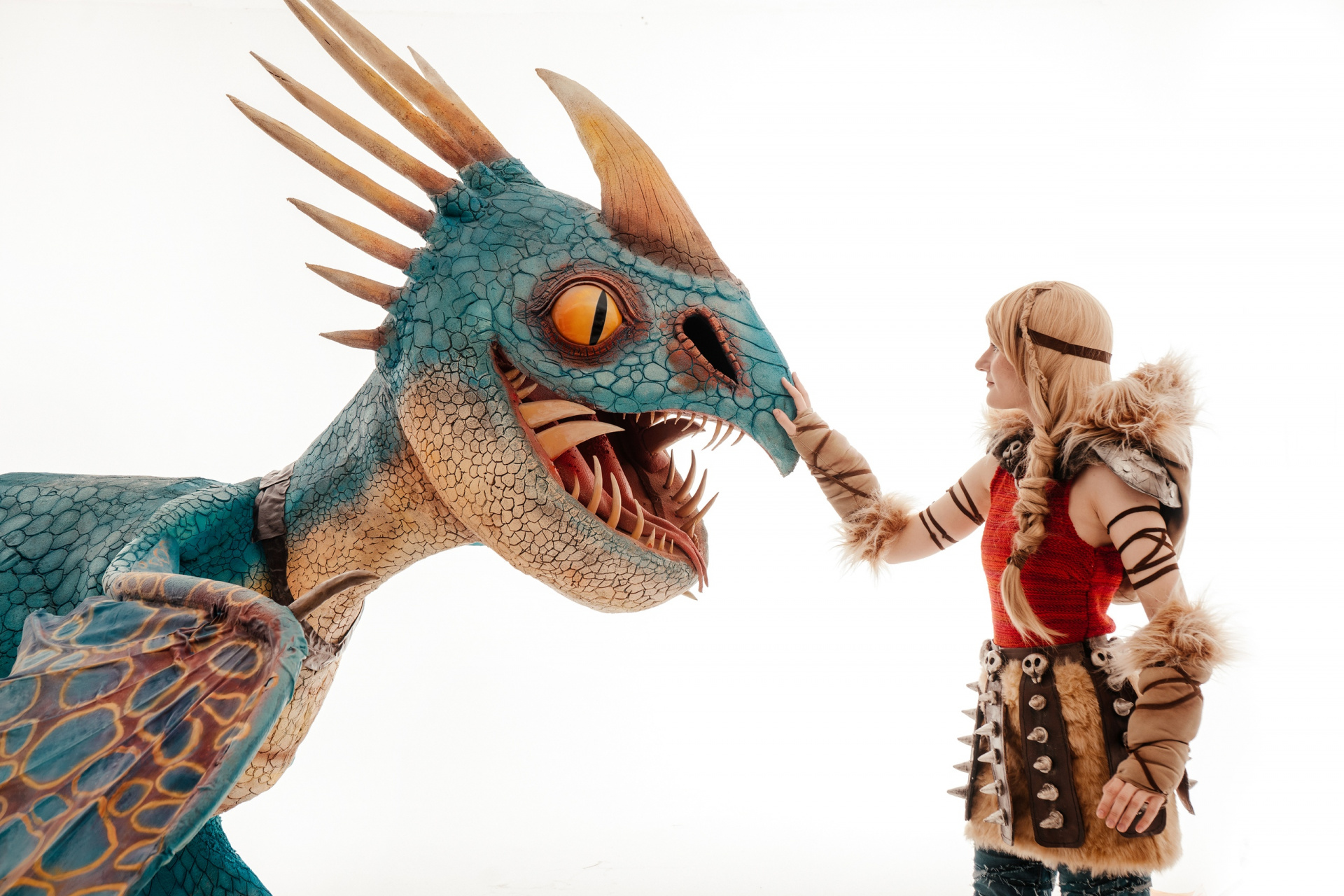 Косплей недели: S.T.A.L.K.E.R., Dota 2, Overwatch, «Как приручить дракона», The Witcher - изображение 21 Косплей недели: S.T.A.L.K.E.R., Dota 2, Overwatch, «Как приручить дракона», The Witcher - фото 21