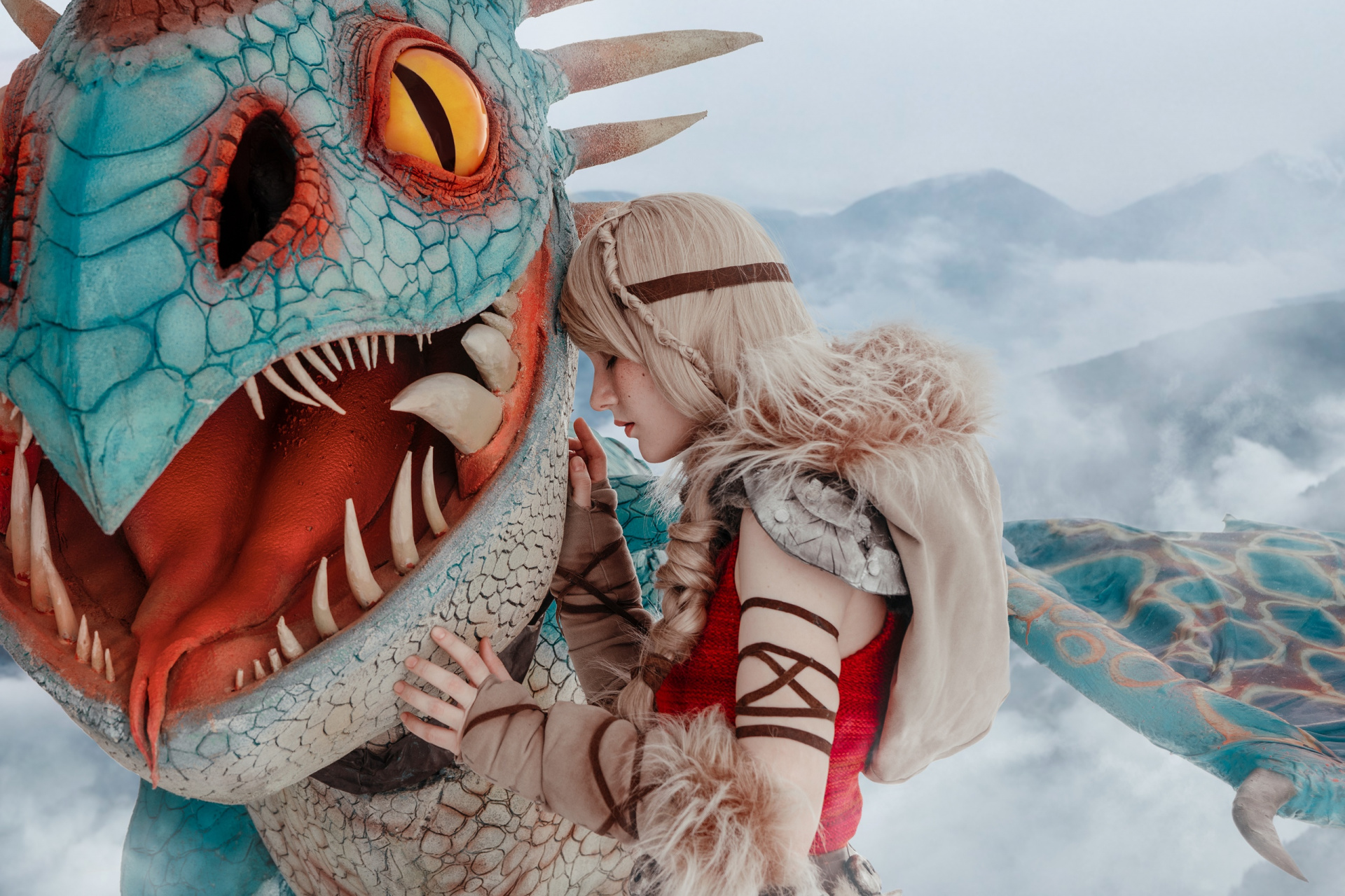 Косплей недели: S.T.A.L.K.E.R., Dota 2, Overwatch, «Как приручить дракона», The Witcher - изображение 15 Косплей недели: S.T.A.L.K.E.R., Dota 2, Overwatch, «Как приручить дракона», The Witcher - фото 15