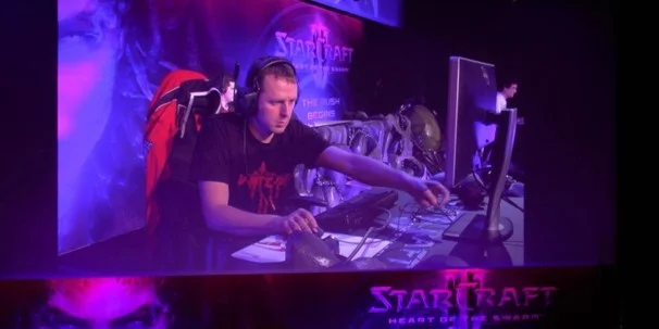 Битва за Версаль, или Официальный запуск StarCraft 2: Heart of the Swarm - фото 12