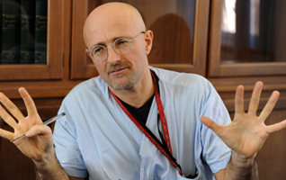 Почему все говорят о пересадке головы? Metal Gear Solid 5 и ее заговор - изображение 2 Почему все говорят о пересадке головы? Metal Gear Solid 5 и ее заговор - фото 2