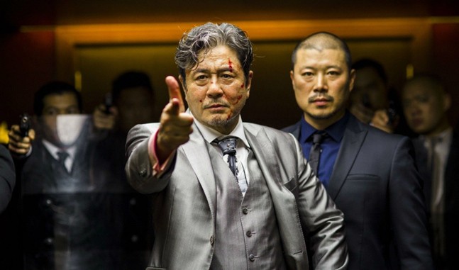 «Люси»: мозг, вещества, стрельба с двух рук - фото 3