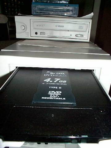 Обзор стандартов DVD, DVD+RW, DVD-R, DVD-RW - изображение 10 Обзор стандартов DVD, DVD+RW, DVD-R, DVD-RW - фото 10