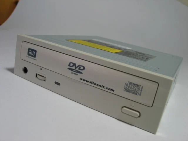 Приводы стандарта DVD±R/RW с возможностью записи DVD-дисков - фото 4